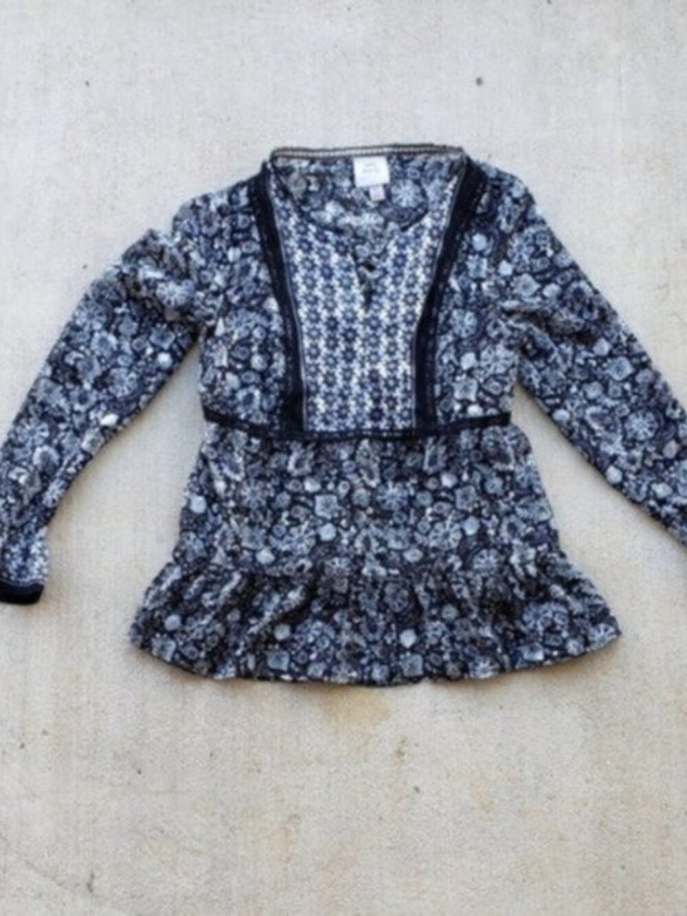 Knox Rose Black, White and Gold Glitter Speckled Blouse.